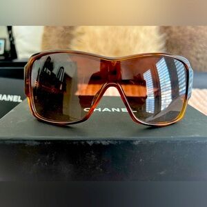 CHANEL SUNGLASSES - LIKE NEW - CASE AND BOX WITH RECEIPT